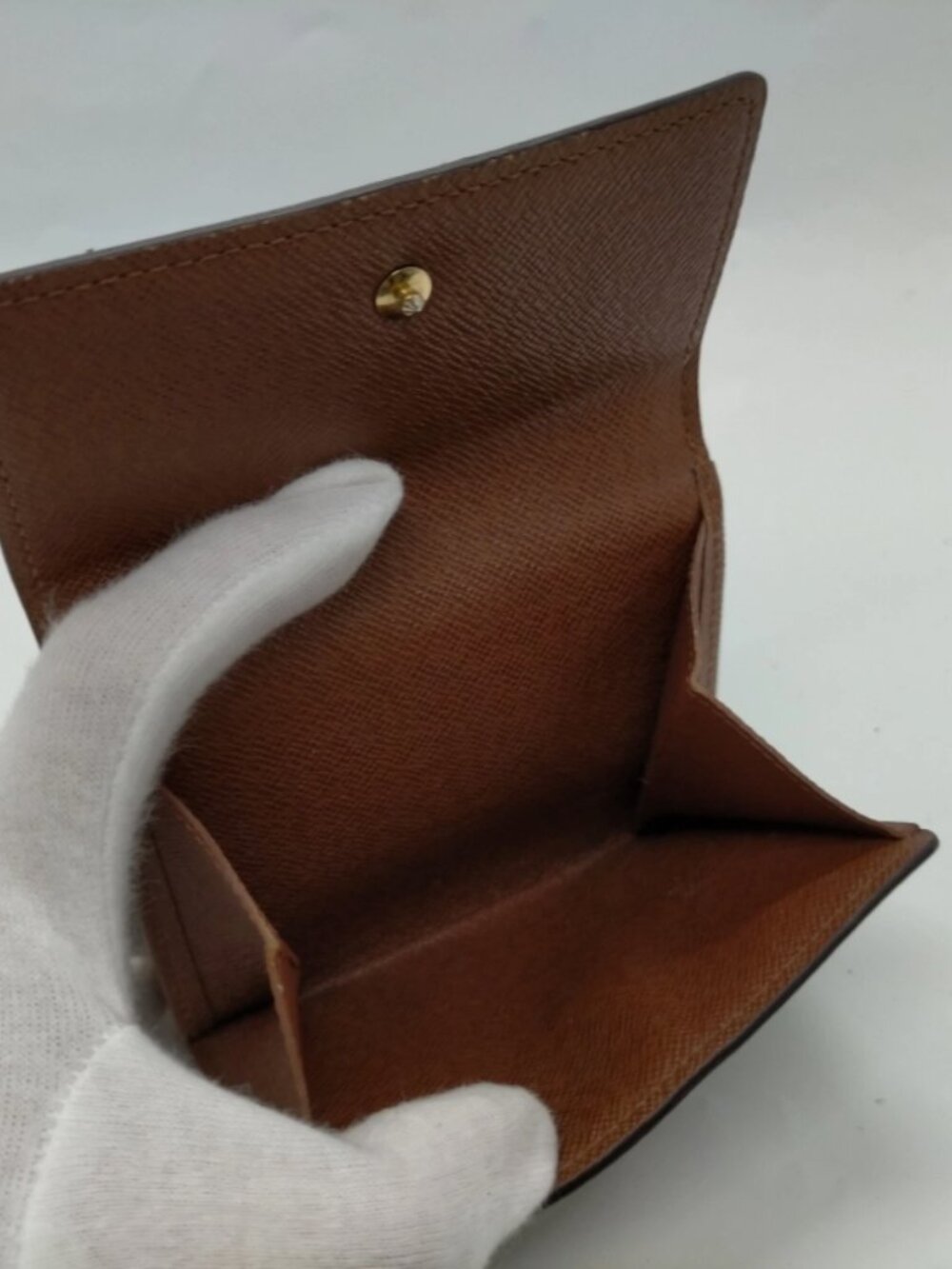 LOUIS VUITTON Monogram Elise Wallet - Picture 6 of 8